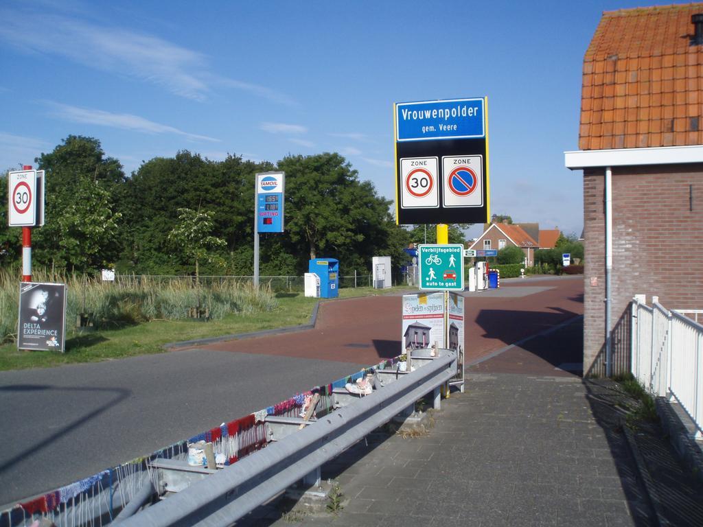 B&B Fam. Tavenier Vrouwenpolder Esterno foto